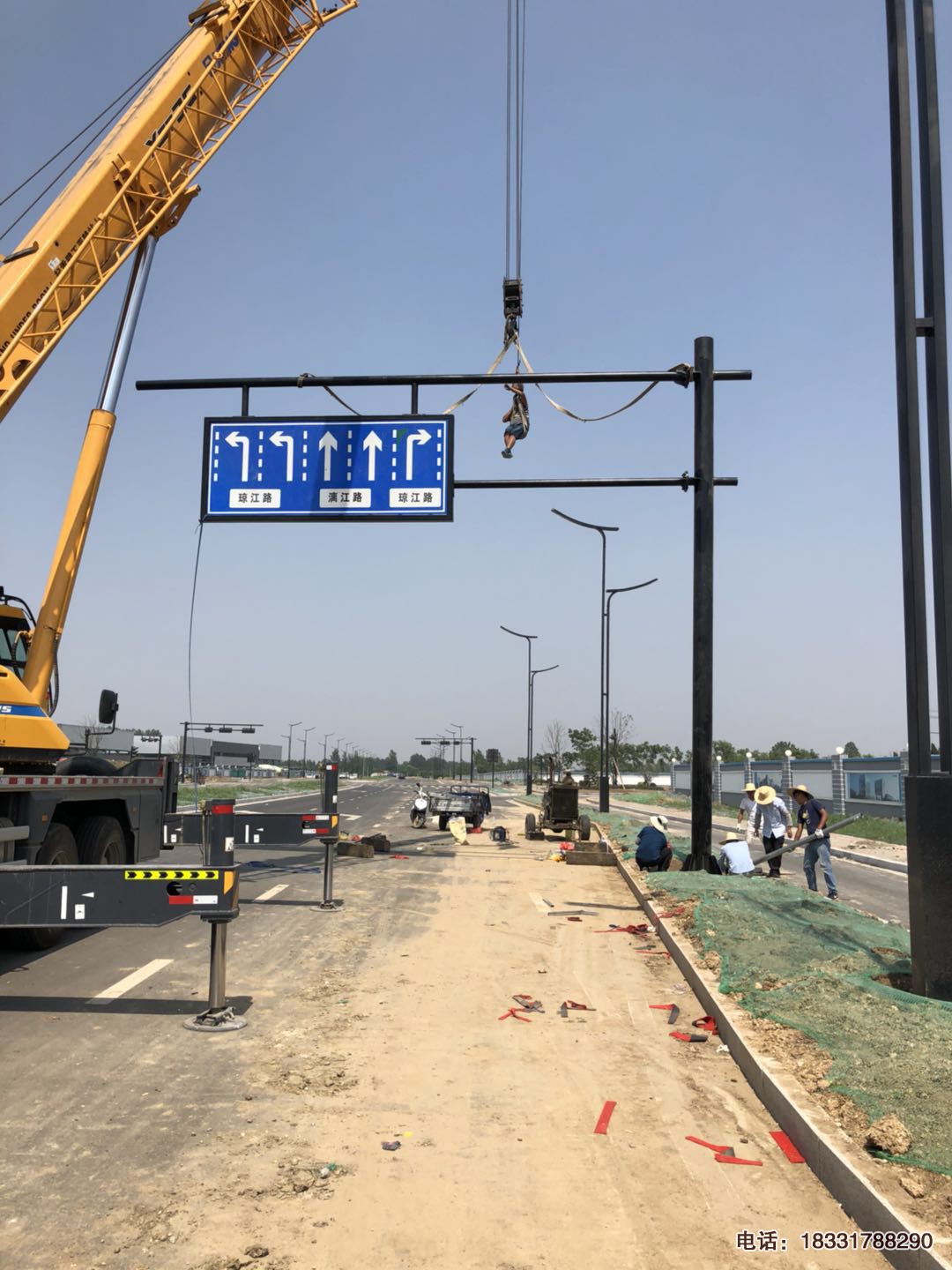 交通標志桿橫桿內(nèi)外加勁筒廠家滄州博華